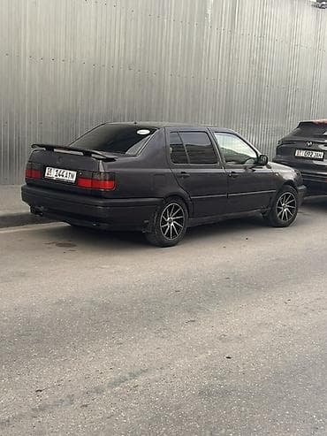Унаа сатуу: Volkswagen Vento: 1995 г., 1.8 л, Кол менен иштөөчү, Седан — 3