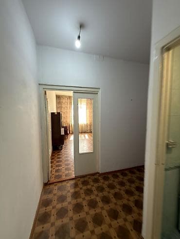 Батирлер: 1 бөлмө, 34 м², Ала-Арча CБ 105-серия, 2 кабат, Эски ремонт — 3