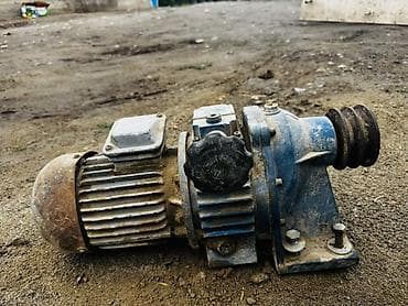 Электродвигатель с редуктором и шкивом (узел в сборе) Назначение: - — 3