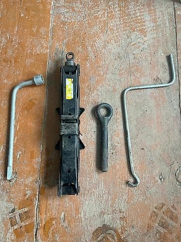 авенсис 1 8: Механический ромбический домкрат с комплектом инструмента для — 1