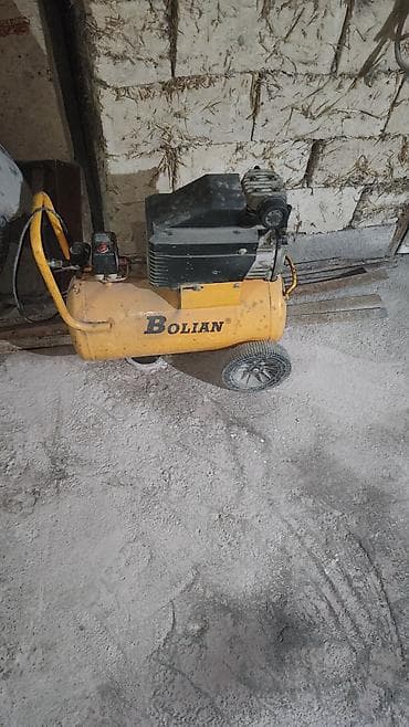 Строительное оборудование: Компрессор воздушный BOLIAN - Мощность: 3.0 HP - Питание: 220 В AC — 1