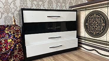 комоды для одежды бу: Набор мебели для спальни/гостиной: 1) Пара шкафов-тумб с распашными — 2