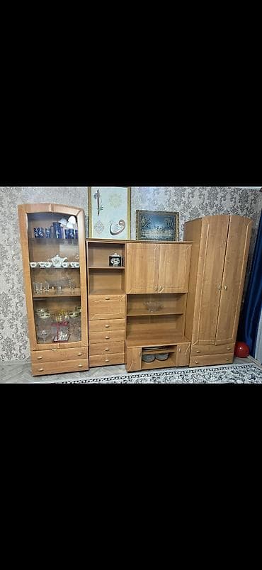 Шкафы: Продается стенка шкаф, продается в пустом виде, Белорусская — 1