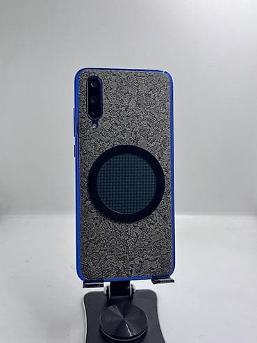 телефон за 9000: Xiaomi, Mi 9 Lite, Б/у, 128 ГБ, цвет - Синий, 2 SIM — 1