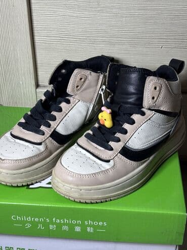 Комплекты одежды: Детские оригинальные кроссовки ZARA, размер 30 - Высокая модель до — 2