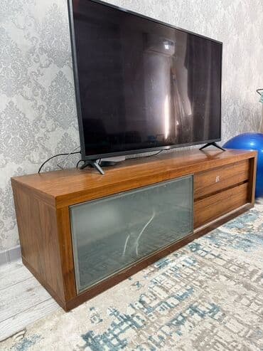 стеклянная подставка для телевизора: Тумба под телевизор/медиа‑центр в современном стиле. - Материал — 1