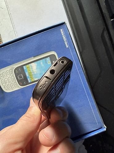 nokia c2 01: Nokia 6700 Slide, Б/у, цвет - Коричневый, 1 SIM — 4