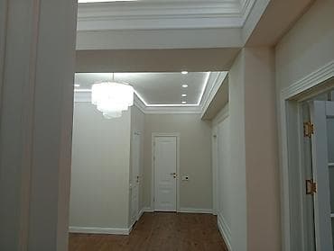 высокие потолки: Дизайнерский ремонт квартиры в современном классическом стиле. - — 3