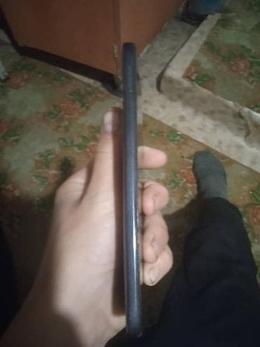 am 4: Смартфон с большим безрамочным дисплеем и фронтальной камерой в — 3