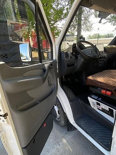 220 кузов: Грузовой фургон Mercedes-Benz Sprinter 413 CDI - Тип: бортовой фургон — 9