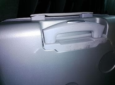 купить лабубу оригинал: Чемодан, Материал: Пластик, Средний (40 - 70 л), На колесах — 3