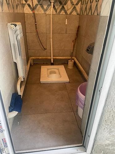туалет в аренду: Квартира берилет. 1 комната жер там. Район Учкун. Баасы 10 мин + — 3