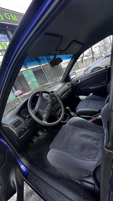 rd 1: Toyota Corolla: 2001 г., 1.6 л, Механика, Бензин, Седан — 4