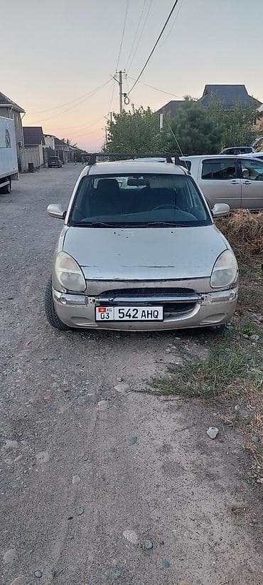 чехлы бу: Daihatsu Sirion: 2000 г., 1.1 л, Механика, Бензин, Хэтчбэк — 1