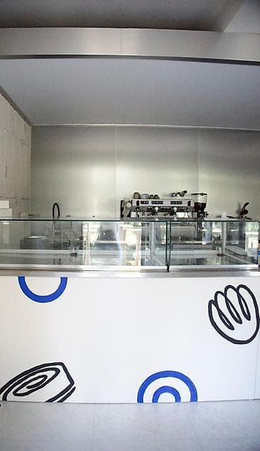 кофемашину: Продаётся готовая кофейня в отличной локации — первая линия по южной — 7