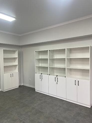 Тумбы и подставки: Компактный книжный шкаф — Подходит для — Офисов салон красоты — 3