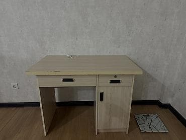 Продается письменный стол б/у, цена 3000, прихожка б/у цена 6000