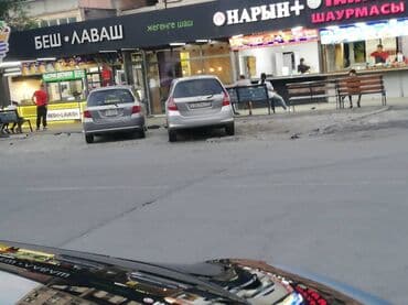 Продажа авто: Honda Fit: 2003 г., Хэтчбэк — 5