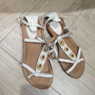 туфли беж цвет: 37 размер
 по 100сом — 2