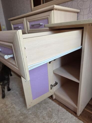 фиолетовая кухонная мебель: Спальный гарнитур, Б/у, Комод, Другая страна производитель, Платная доставка, Самовывоз, цвет - Розовый — 4