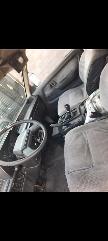 zimmer e9 pro: Toyota Hiace: 1987 г., 1.8 л, Ручные, Бензин, Минивэн — 3