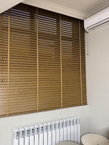 Текстиль: Деревянные горизонтальные жалюзи для окна - Материал ламелей: дерево — 1