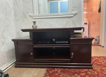 Тумба и подставка для телевизора, Б/у, Напольная, Дерево, Самовывоз, Платная доставка, цвет - Коричневый