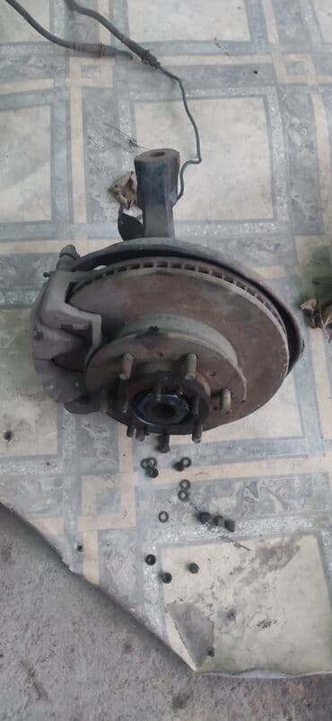 кованые диски из японии: Передняя левая Ступица Toyota 2000 г., Б/у, Оригинал, Япония — 1