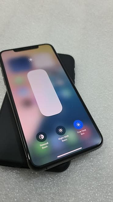 IPhone 11 Pro Max, Б/у, 64 ГБ, Черный, Чехол, 73 %