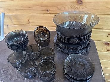 dish sets: Набор столовой посуды из фарфора/керамики. Состав: - Глубокие миски — 3