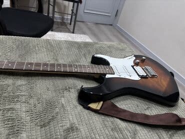 стоимость барабанной установки: Yamaha Pacifica 212 vqm, покупал в официальном магазине Ямаха весь — 4