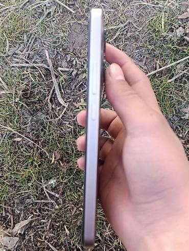 nintendo switch бишкек: Смартфон с большим безрамочным дисплеем с отверстием под фронтальную — 8