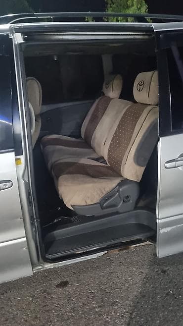 1 18: Toyota Previa: 2004 г., 2.4 л, Автомат, Газ, Минивэн — 5