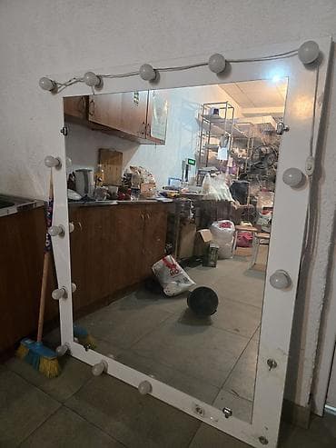 визажное: Гримерное зеркало с подсветкой - Большое вертикальное зеркало в белой — 1
