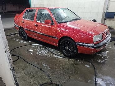 Продажа авто: Volkswagen Vento: 1993 г., 2 л, Механика, Бензин, Седан — 1