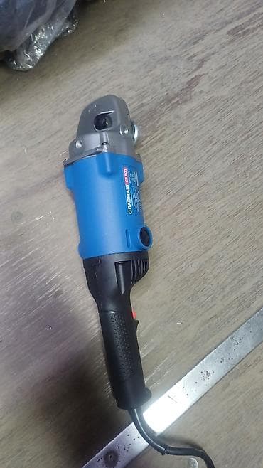 Инструменты: Углошлифовальная машина (болгарка) СЛАВМАШ C1801 - Мощность: 1600 Вт — 1