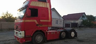 прицепы грузовой: Тягач, Volvo, 2001 г., Шторный — 1
