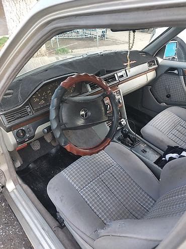 мерс 2013: Mercedes-Benz W124: 1990 г., 2.3 л, Ручные, Седан — 7