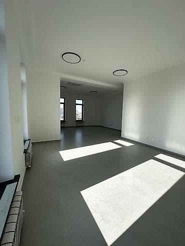 сдаю офис в бизнес центре: Аренда офисов, 70 м², В бизнес центре, С юридическим адресом, С отдельным сан узлом, С системой безопасности — 10