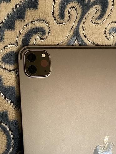 ipad pro: IPhone 11 Pro, Matte Midnight Green — 8