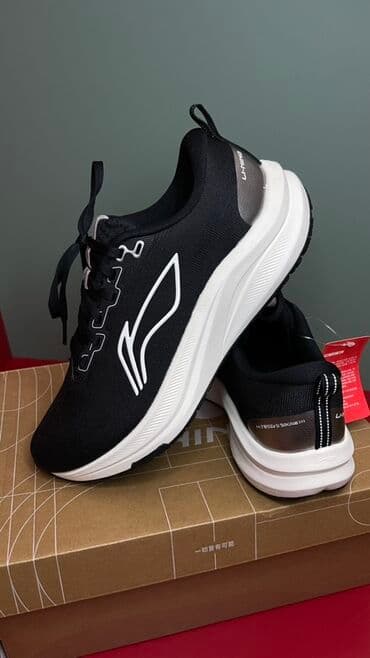 пена для обуви: Мужские кроссовки, 39, Новый, цвет - Черный, Бесплатная доставка — 2