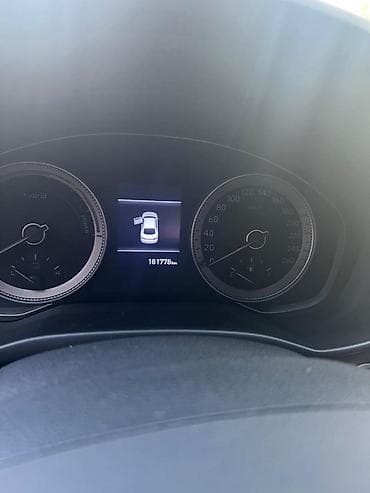 смденья на сантафе: Hyundai Grandeur: 2019 г., 2.4 л, Автомат, Гибрид, Седан — 10