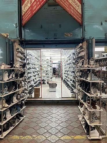 Здаю в Аренду готовый бизнес, в месте с товаром, рынок Дордой, ряд мир — 1