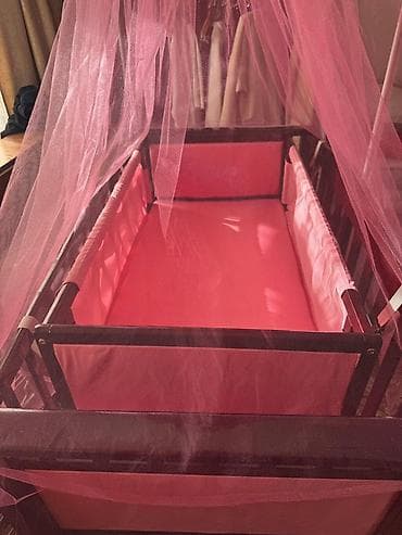 детский манеж с качелями: Продам детскую кроватку-манеж в хорошем состоянии. Удобная и — 2