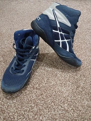 Барцовский обувь ASICS 40 размер новые