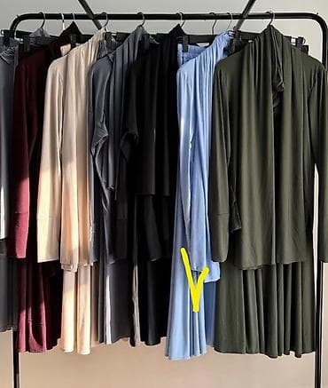 змейка браслет: Ожерелье в виде змей, Золотистая косметичка.Не дорого. Всё продаю по — 5