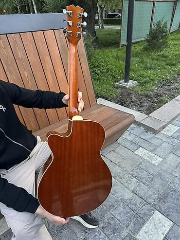 сустейн: Акустическая гитара с вырезом (cutaway), корпус типа джамбо — 4