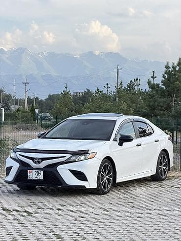 Транспорт: Toyota Camry: 2018 г., 2.5 л, Автомат, Бензин, Седан — 1