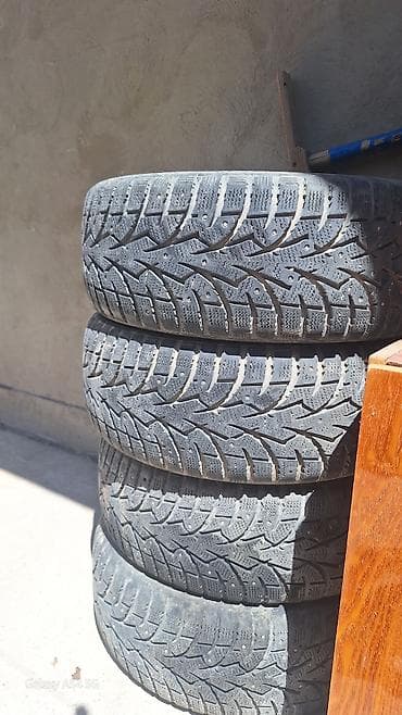 Комплект зимних шин с шипами, 4 шт. - Размер: 185/55 R15 82T