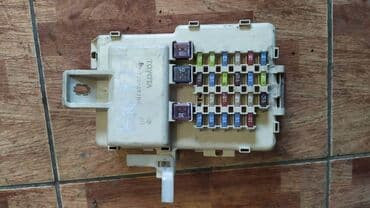 продаю в связи переездом: Toyota Sequoia блок предохранителей, Тойота Секвоя монтажный блок — 1